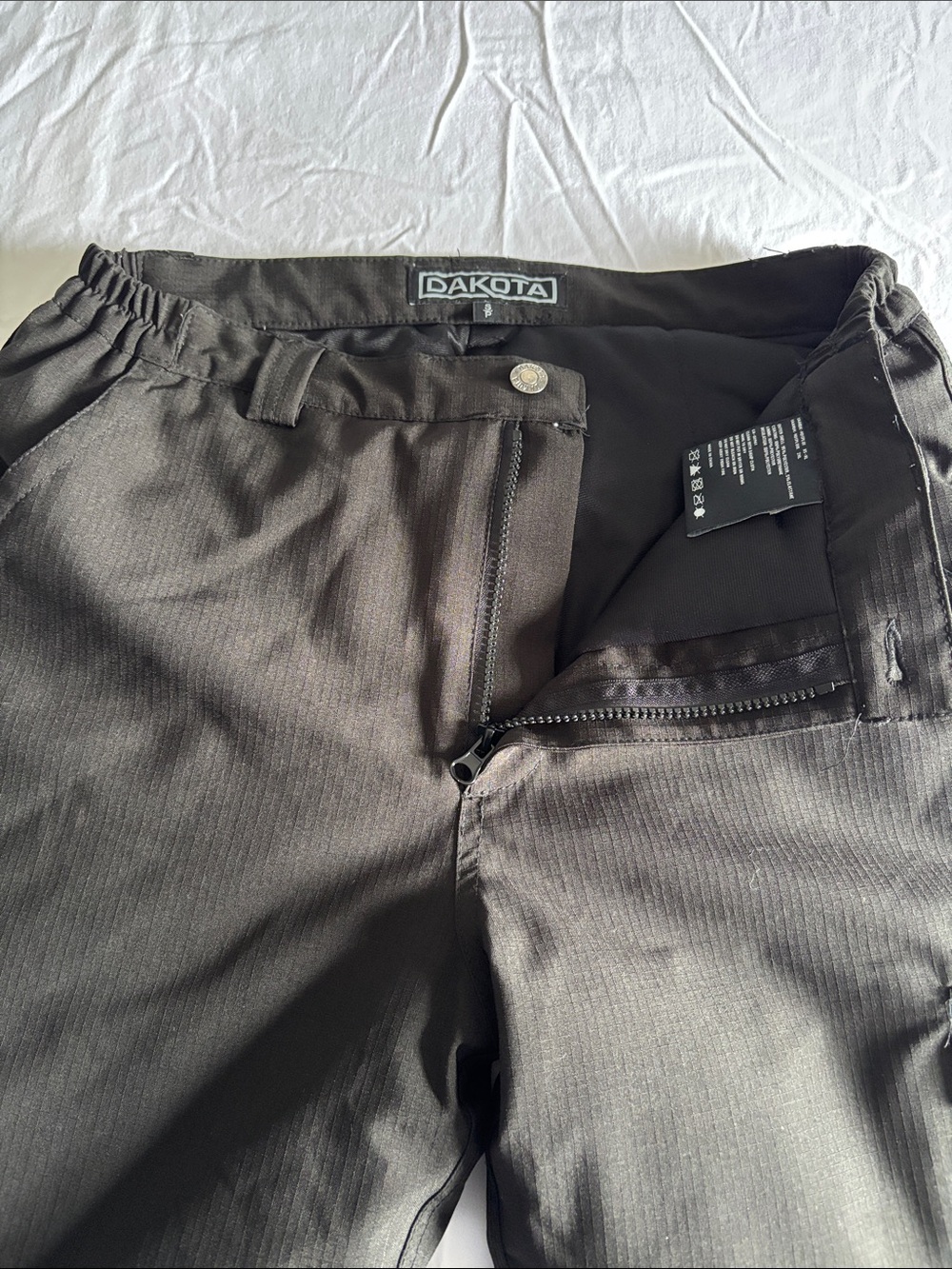 Dakota Black Women's Ski Pants — Insulated Cargo Snow Trousers - Picture 3 of 3